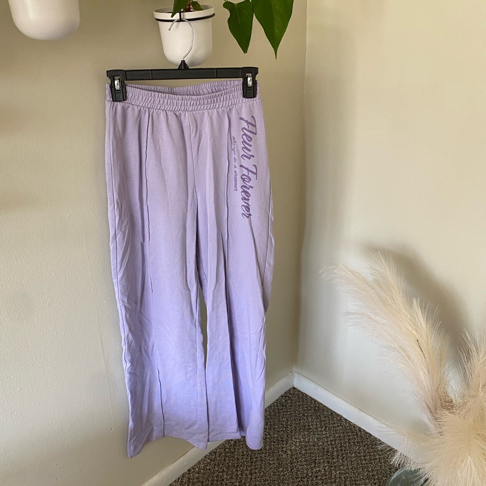 H&M Vintage style purple flair sweats. Size S/M.